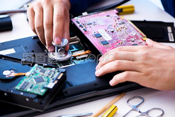 维修人员在技术支持中的关键角色 计算机与笔记本电脑的故障排除与维修